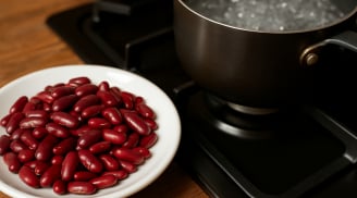 Cảnh báo: 5 loại thực phẩm tưởng an toàn nhưng có thể gây ngộ độc nếu dùng sai cách