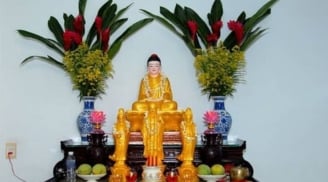 Tại sao nhà giàu đặt bình hoa bên trái bàn thờ khi thắp hương? Bí quyết phong thủy không phải mê tín!