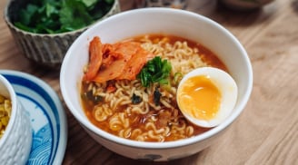 Ăn mỳ tôm cứ áp dụng cách này: Lợi ích nhân đôi, không lo hại người