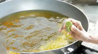 Bí quyết của đầu bếp thông minh: Vắt chanh vào chảo dầu chiên – Tưởng vô lý mà đầy công dụng bất ngờ