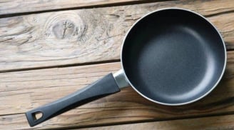 Chảo cũ mất lớp chống dính đừng vội vứt – Nhỏ vài giọt này vào, chảo lại “như mới” chỉ sau 1 phút!