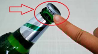 Bí mật trên nắp chai bia: Nhắm đúng điểm này là bật nắp dễ dàng, không cần dụng cụ