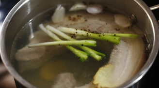 Tận dụng nước luộc thịt để nấu canh có tốt không?