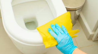 Bí quyết loại bỏ vết ố trên bệ toilet: Không cần chà rửa, không cần thuốc tẩy, chỉ với một nguyên lieu rẻ tiền
