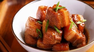 Nấu thịt kho tàu chỉ bỏ nước và mắn thôi chưa đủ: Bỏ thêm loại nước này vào thịt mềm tan, ăn không ngán