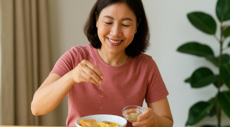 Phụ nữ sau 30 chỉ cần ăn 1 thìa hạt này mỗi ngày: Da đẹp, xương chắc, trẻ lâu thấy rõ