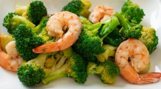 Cách làm món Súp lơ xanh xào tôm, màu sắc rực rỡ, hương vị đậm đà, ngon miệng