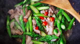 Cách làm món măng tây xào thịt heo ngon, bổ dưỡng đến 'Hoáng đế' cũng phải dùng