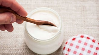 Phụ nữ nên ăn sữa chua vào 3 thời điểm này trong ngày để có da đẹp, eo thon