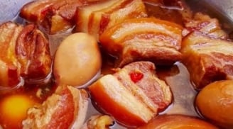 Bí quyết kho thịt mềm tan, đậm đà: Chỉ cần thêm 2 nguyên liệu quen thuộc, cả nhà ăn hết veo