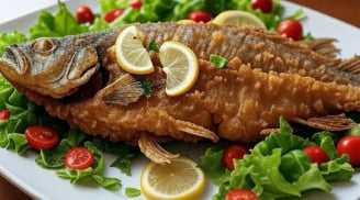 Rán cá chỉ bỏ dầu ăn là dại: Thả loại nước đặc biệt này, cá hết sạch mùi tanh, không lo vỡ nát