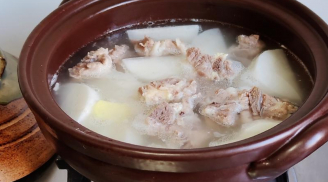 Hầm xương nhớ thêm thứ này, nước trong veo, ngọt thơm