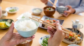 Cách ăn cơm không bị tăng cân, béo bụng