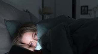 Thường xuyên để điện thoại ở đây sẽ ảnh hưởng tới não bộ