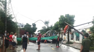 Hải Phòng dông lốc kinh hoàng: 8 người bị thương, hơn 200 nhà dân tốc mái