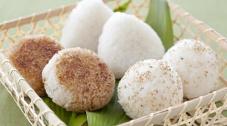 Cách làm Cơm Nắm muối vừng, thơm bùi ngon miệng, đơn giản ai cũng làm được