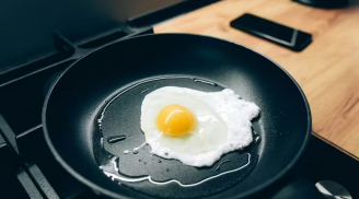 Bí quyết chiên trứng ốp la hoàn hảo, lòng đào vừa tới chỉ trong 1 phút không phải ai cũng biết
