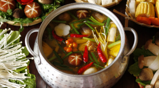 Mẹo nấu nước lẩu ngọt thanh, không mất thời gian ninh xương