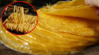 Mẹo tráng trứng vàng ươm, mỏng mịn như lụa