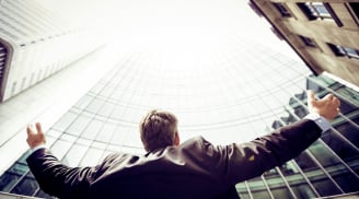Đàn ông có 2 biểu hiện này, không cần cầu may cũng tự hút tiền về túi