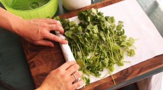 Rau mùi để tủ lạnh dễ hỏng: Làm cách này rau tươi cả tuần không héo, giữ nguyên chất dinh dưỡng