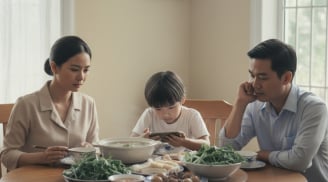Đừng xem nhẹ 5 hành vi này của con trong bữa cơm: Dấu hiệu sớm của sự vô ơn, bất hiếu