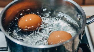 4 công dụng bất ngờ của nước luộc trứng