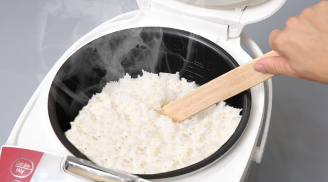 Vì sao người Việt coi xới cơm một lần là đại kỵ?