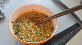 Điều gì xảy ra với cơ thể nếu bạn thường xuyên ăn sáng bằng mì tôm?