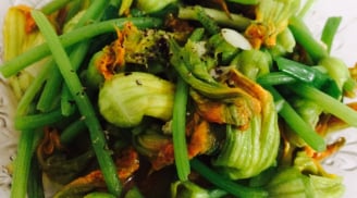 Cách mà món bông bí xào tỏi đơn giản, thơm ngon, hấp dẫn