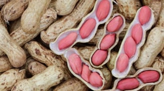 Điều gì xảy ra với cơ thể nếu thường xuyên ăn lạc (đậu phộng)?