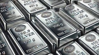 Bạc tăng mạnh nhất lịch sử, bỏ xa vàng: Điều gì đứng sau cơn sốt “kim loại trắng”?