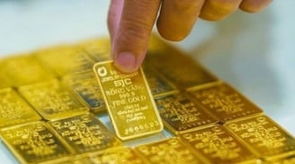 Giá vàng hôm nay 25/12: SJC lập đỉnh mới, nhẫn vàng sắp chạm 160,5 triệu/lượng