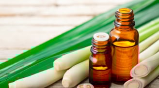 2 mẹo đơn giản dùng tinh dầu sả kích thích mọc tóc