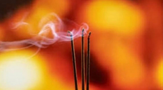 Thắp hương giờ nào dễ linh nhất? Chuyên gia phong thủy bật mí “giờ vàng”