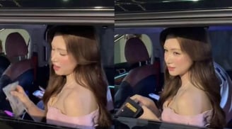 Hòa Minzy rút 2 tờ tiền tặng khán giả
