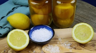 5 người không nên uống nước chanh muối