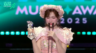 Hòa Minzy bật khóc khi nhắc đến con trai