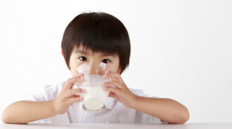 3 khung giờ uống sữa tốt cho sức khỏe