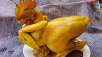 Cách luộc gà cúng đẹp mặt vừa vàng da vừa thơm ngon, không bị đỏ thịt