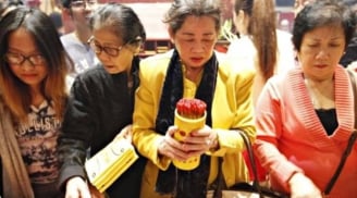 Gieo quẻ đầu năm có ý nghĩa gì mà nhà nào cũng háo hức đi lễ bấm quẻ?