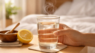 Thường xuyên uống 1 cốc nước ấm buổi sáng sau một thời gian thấy 3 lợi ích bất ngờ