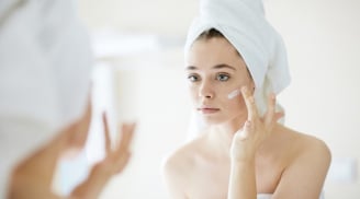 5 thói quen ban đêm khiến làn da trông kém sắc vào sáng hôm sau