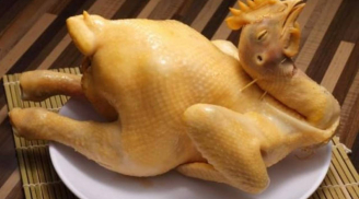 Luộc gà bao nhiêu phút để gà chín đều, không bong da, vàng đẹp dâng bàn thờ?