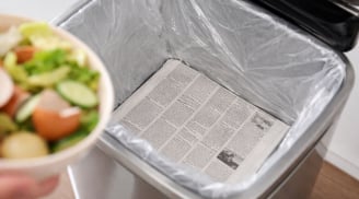 Đặt một tờ giấy vào đáy thùng rác: Mẹo nhỏ đơn giản bất ngờ, giàu nghèo đều cần lại dễ làm