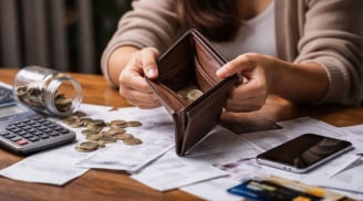 4 sai lầm tài chính khiến tiền “bốc hơi” lúc nào không hay, nhiều người mắc mà không biết