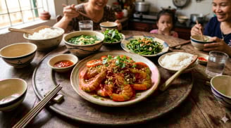 Rang tôm đừng ướp nước mắm từ đầu: Sai một bước nhỏ, món ăn dễ mềm và kém giòn