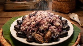 Loại quả tím đen tưởng khó ăn, ai ngờ lại là đặc sản núi rừng khiến du khách “nghiện”