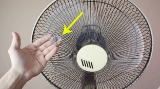 Mẹo làm sạch quạt điện không cần tháo khung, chỉ 5 phút là sạch bong như mới