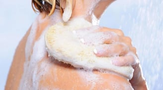 Nên chọn xà phòng hay sữa tắm?